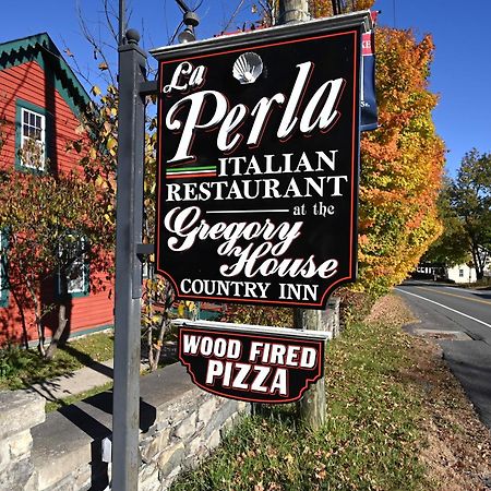 La Perla Restaurant & Country Inn Averill Park Bagian luar foto