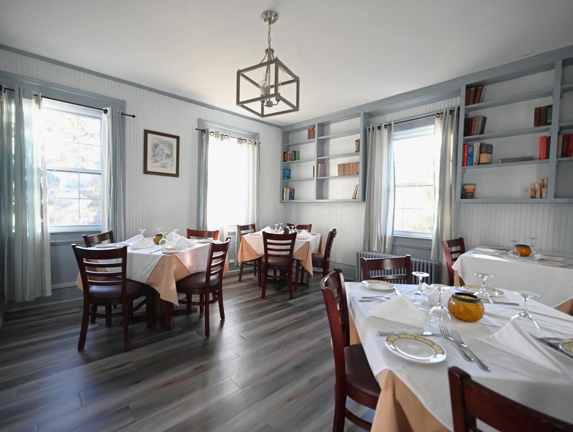 La Perla Restaurant & Country Inn Averill Park Bagian luar foto