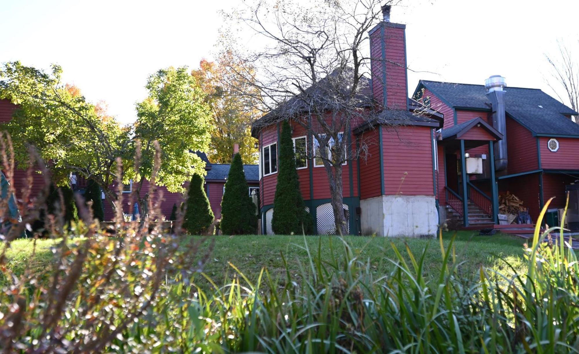 La Perla Restaurant & Country Inn Averill Park Bagian luar foto