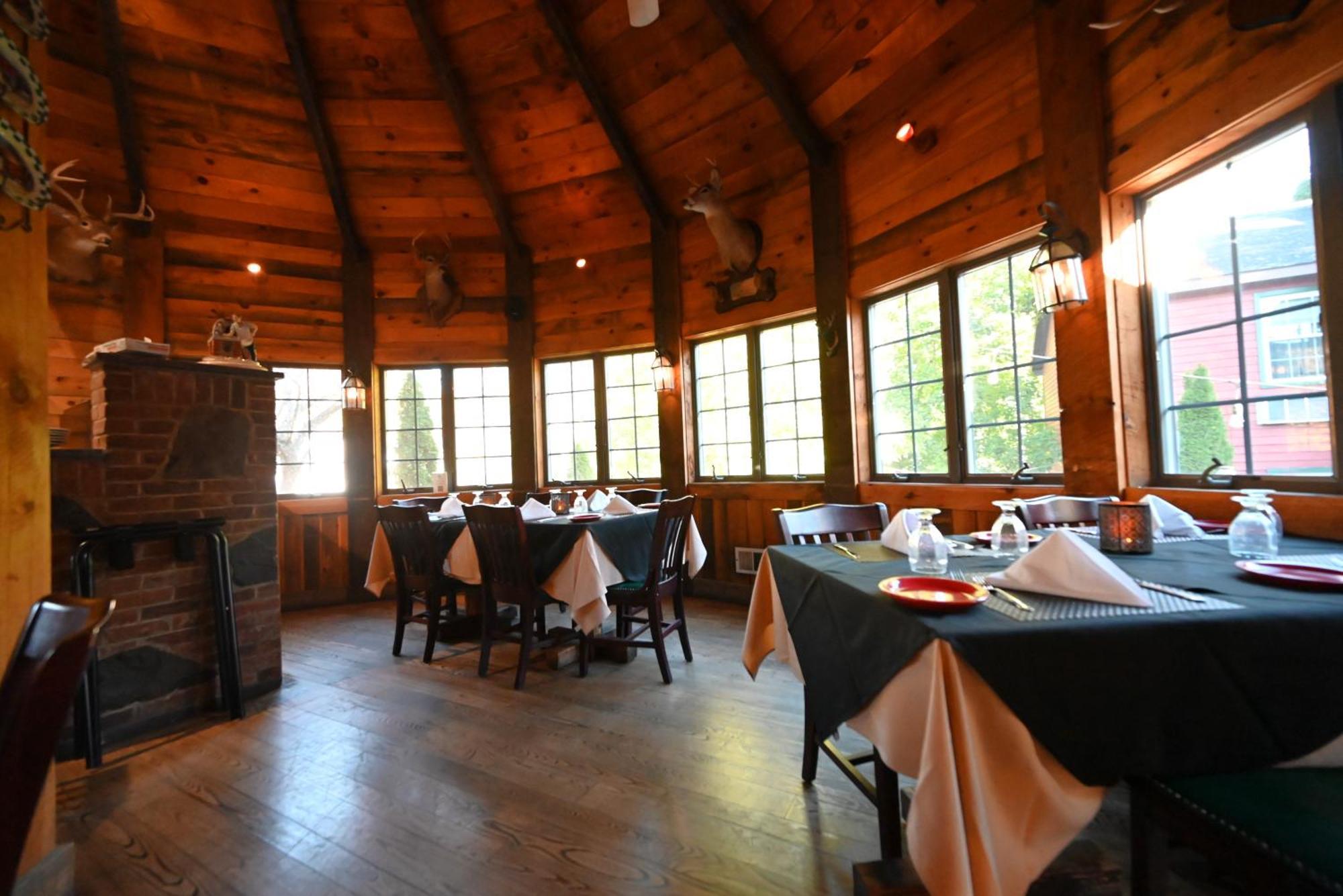 La Perla Restaurant & Country Inn Averill Park Bagian luar foto
