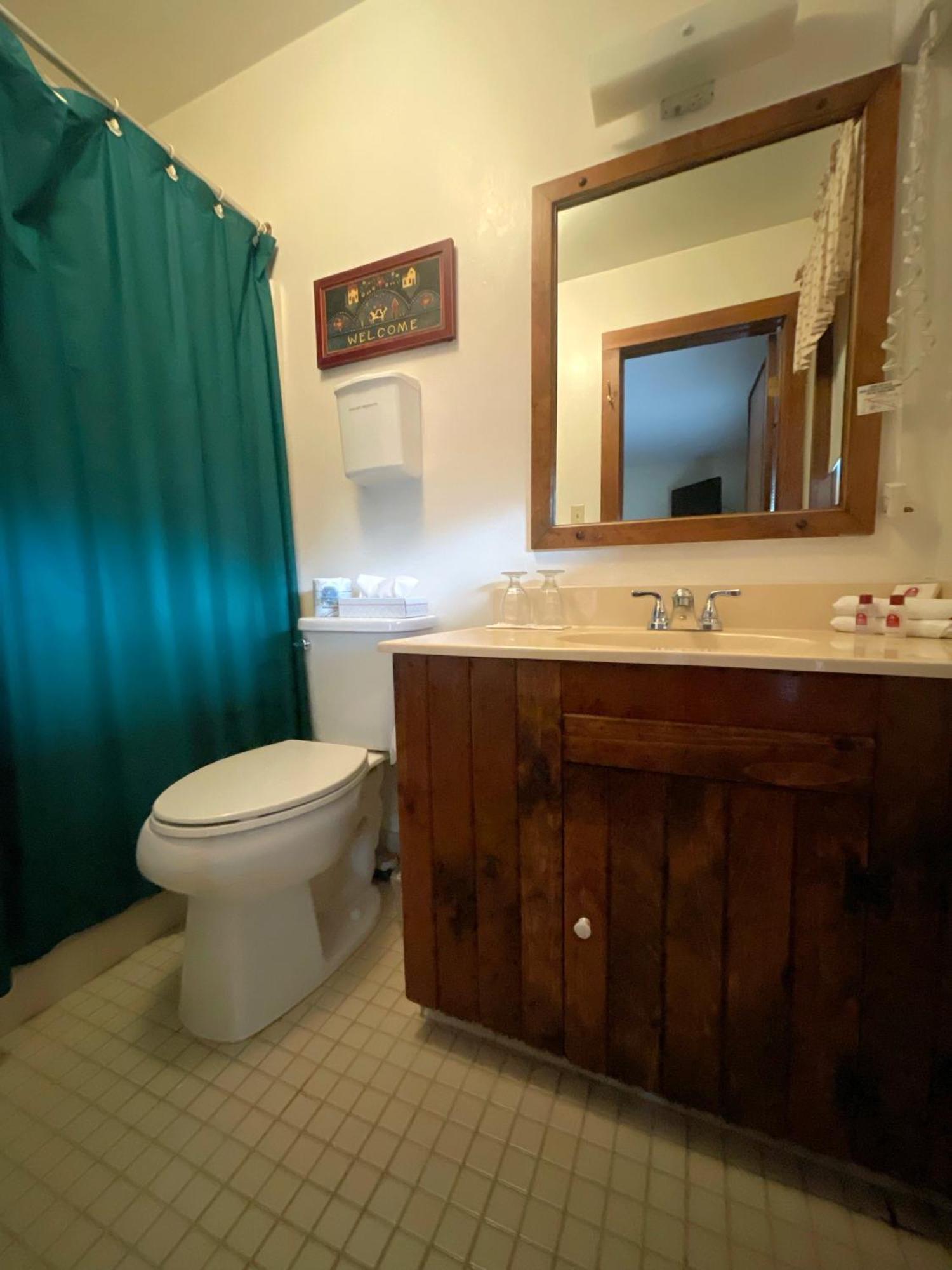 La Perla Restaurant & Country Inn Averill Park Bagian luar foto