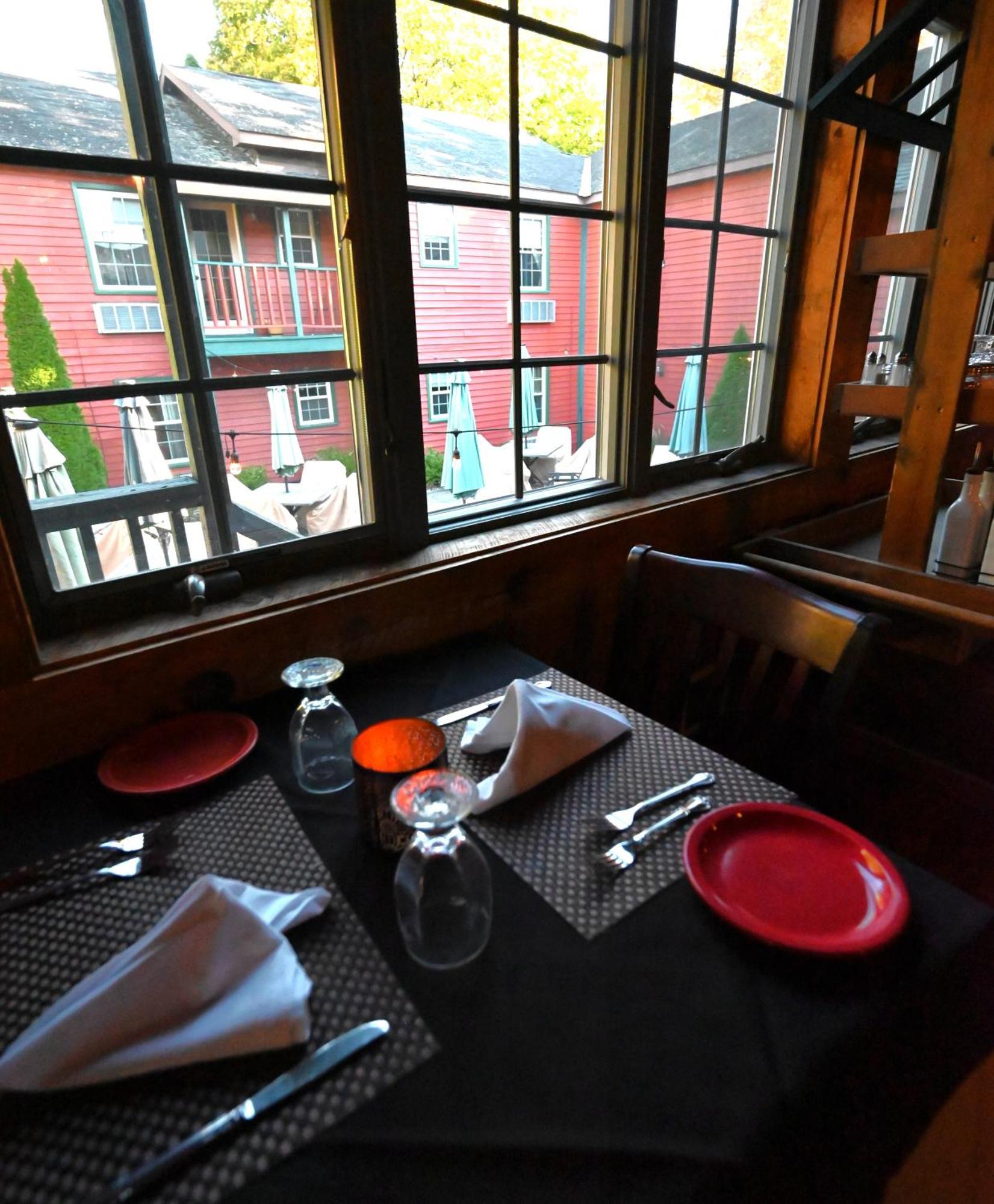 La Perla Restaurant & Country Inn Averill Park Bagian luar foto