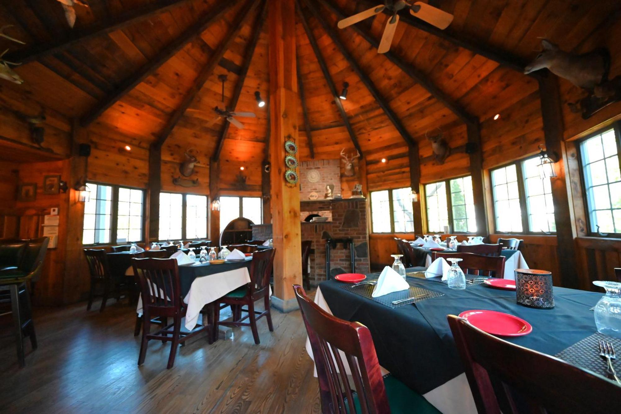 La Perla Restaurant & Country Inn Averill Park Bagian luar foto
